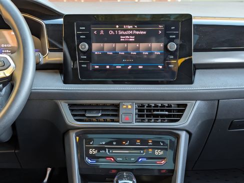 Used 2025 Volkswagen Taos SE image 26