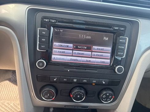 Used 2015 Volkswagen Passat 1.8T Limited Edition image 21