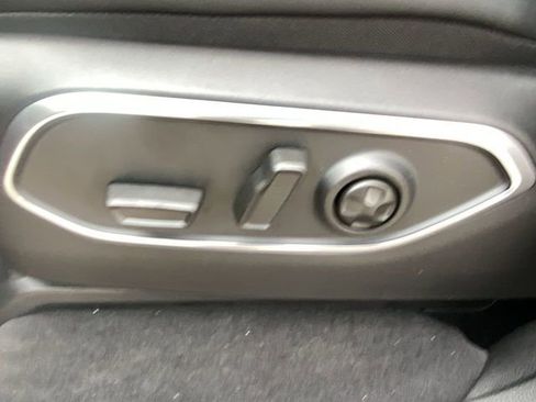 New 2024 Jeep Wagoneer L Series II image 12