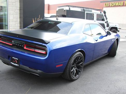 Used 2019 Dodge Challenger SRT Hellcat RWD image 7