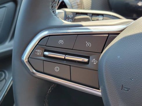 New 2027 Chevrolet Equinox LT w/ Convenience Package II FWD image 15