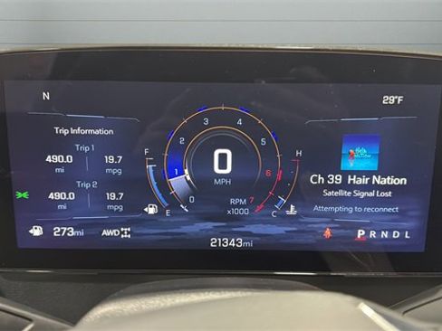 Used 2025 Chevrolet Traverse LT image 13