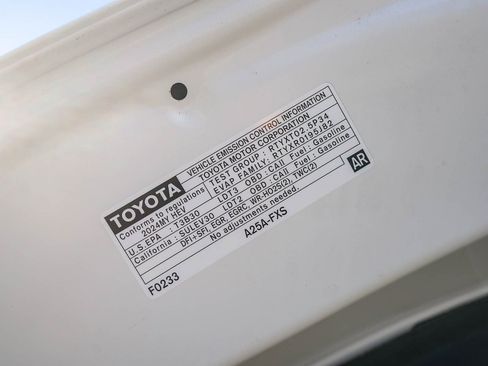 Used 2024 Toyota Sienna LE image 30