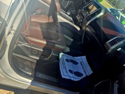 Used 2015 Ford F150 Platinum w/ Equipment Group 701A Luxury image 15