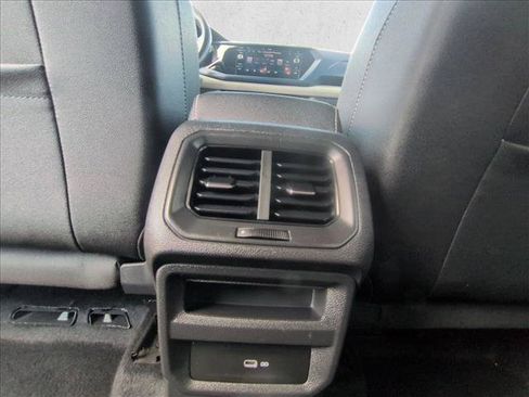 Used 2024 Volkswagen Taos SE FWD image 14