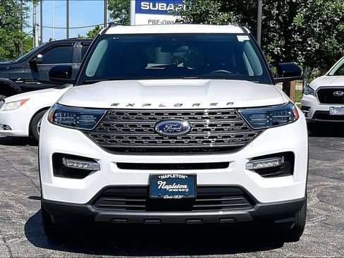 Used 2024 Ford Explorer XLT w/ Equipment Group 202A AWD/4WD image 2