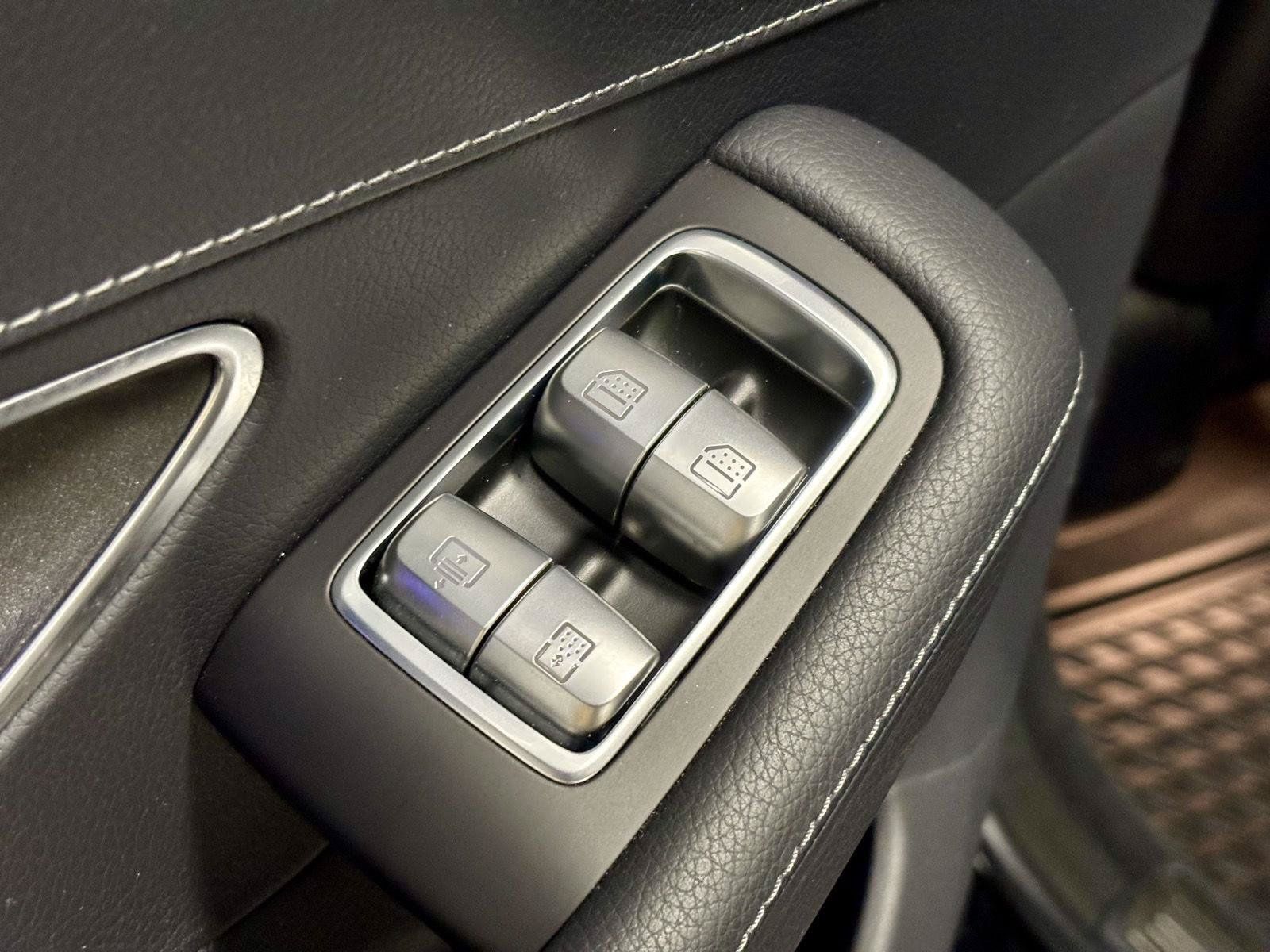 Used 2017 Mercedes-Benz S 550 Sedan image 22