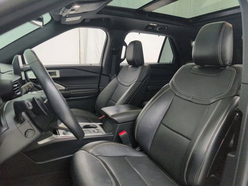 Used 2020 Ford Explorer ST w/ ST Street Pack image 18