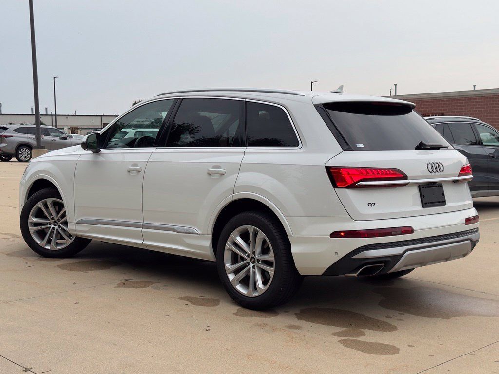 Used 2025 Audi Q7 3.0T Premium Plus AWD/4WD image 3