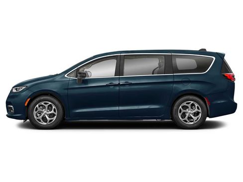 Used 2025 Chrysler Pacifica Limited FWD image 3