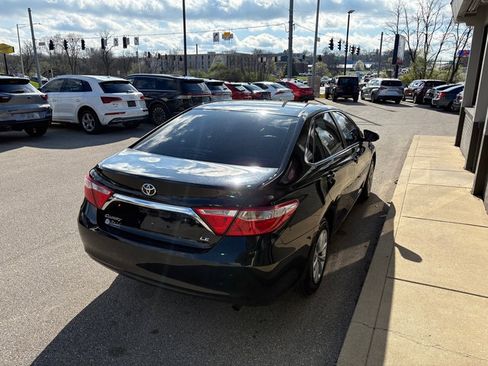 Used 2017 Toyota Camry LE image 6