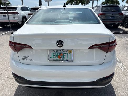 Used 2024 Volkswagen Jetta S FWD image 3