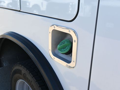 New 2026 Ford F550 4x4 Supercab Super Duty image 14