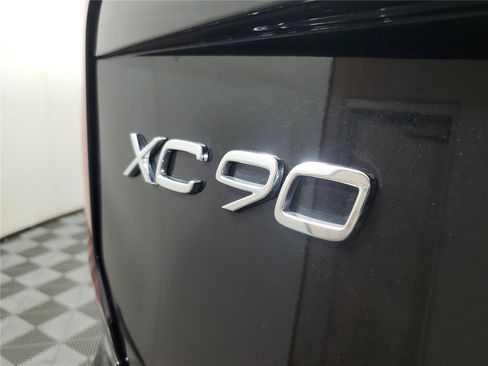 Certified 2026 Volvo XC90 B6 Plus AWD/4WD image 5