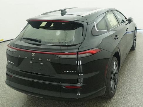 New 2026 Toyota Crown Signia image 8