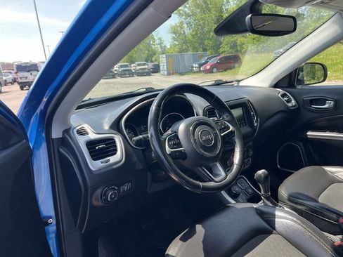 Used 2018 Jeep Compass Latitude w/ Popular Equipment Group AWD/4WD image 18