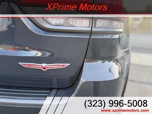 Used 2018 Jeep Grand Cherokee Trailhawk AWD/4WD image 10