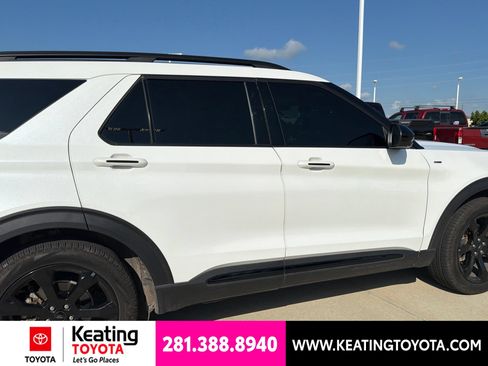 Used 2023 Ford Explorer ST-Line w/ Class IV Trailer Tow Package RWD image 2