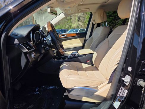 Used 2017 Mercedes-Benz GLS 550 4MATIC image 10