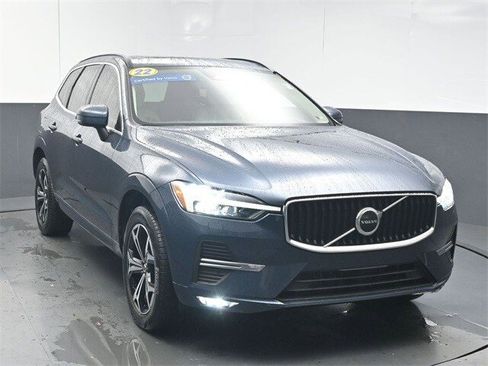 Certified 2022 Volvo XC60 B5 Momentum w/ Climate Package image 2