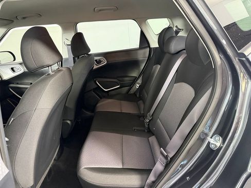 Used 2025 Kia Soul LX w/ LX Technology Package FWD image 20