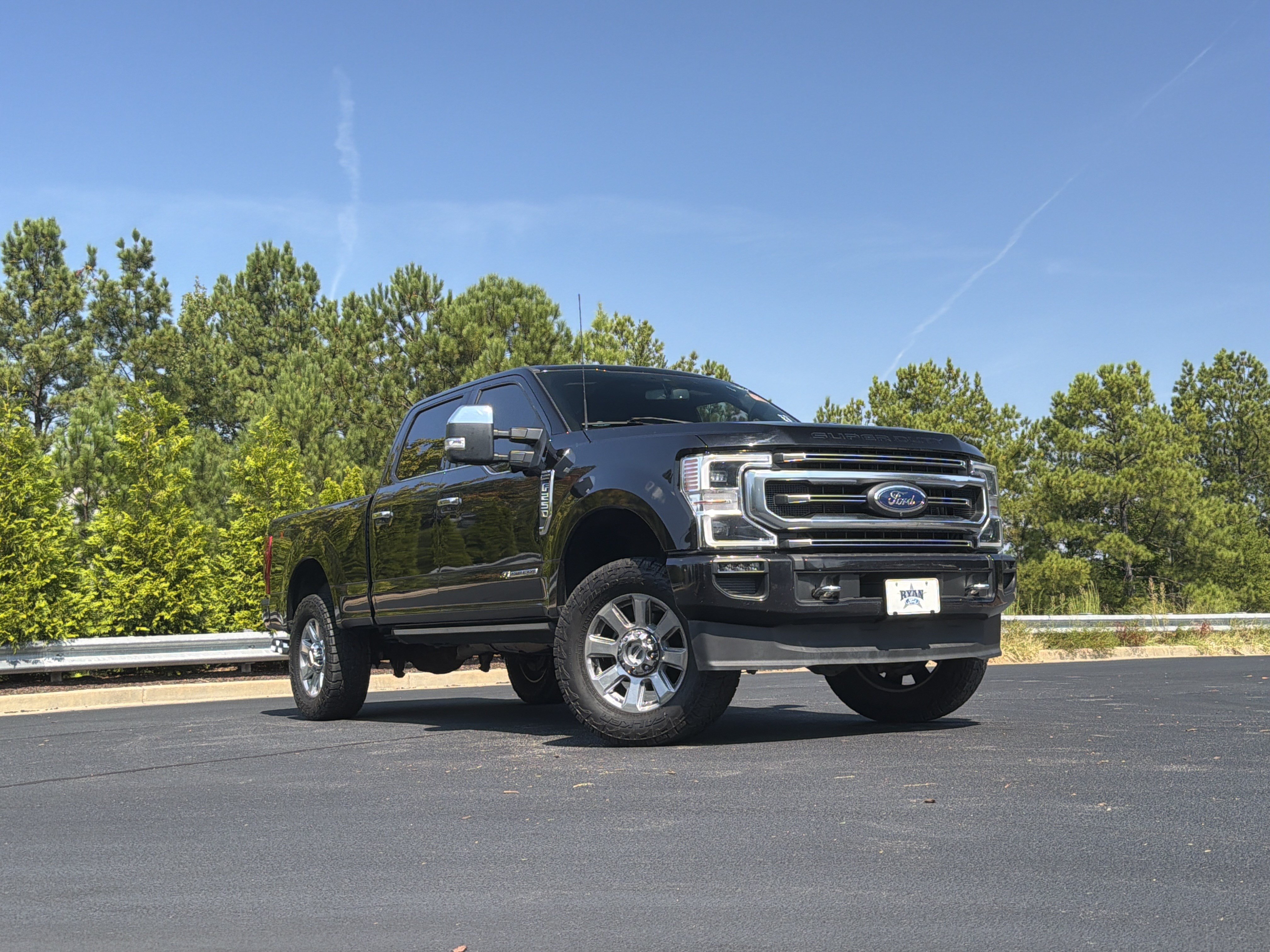 Used 2022 Ford F250 Platinum AWD/4WD image 2