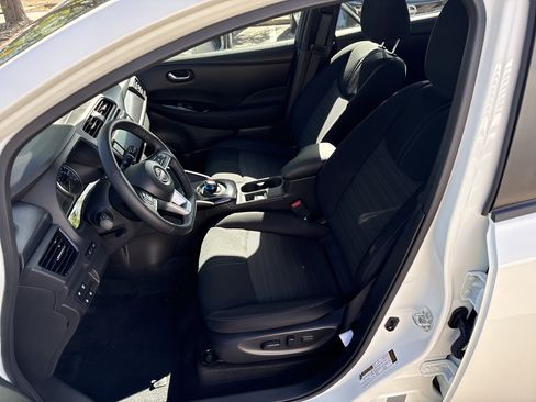 Certified 2024 Nissan Leaf SV Plus FWD image 19