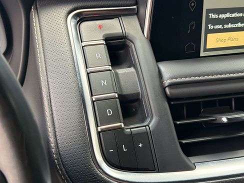 Used 2023 GMC Yukon SLT w/ SLT Luxury Package AWD/4WD image 18