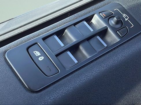 Used 2019 Land Rover Discovery Sport SE AWD/4WD image 18