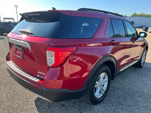 Used 2021 Ford Explorer XLT w/ Equipment Group 202A AWD/4WD image 5