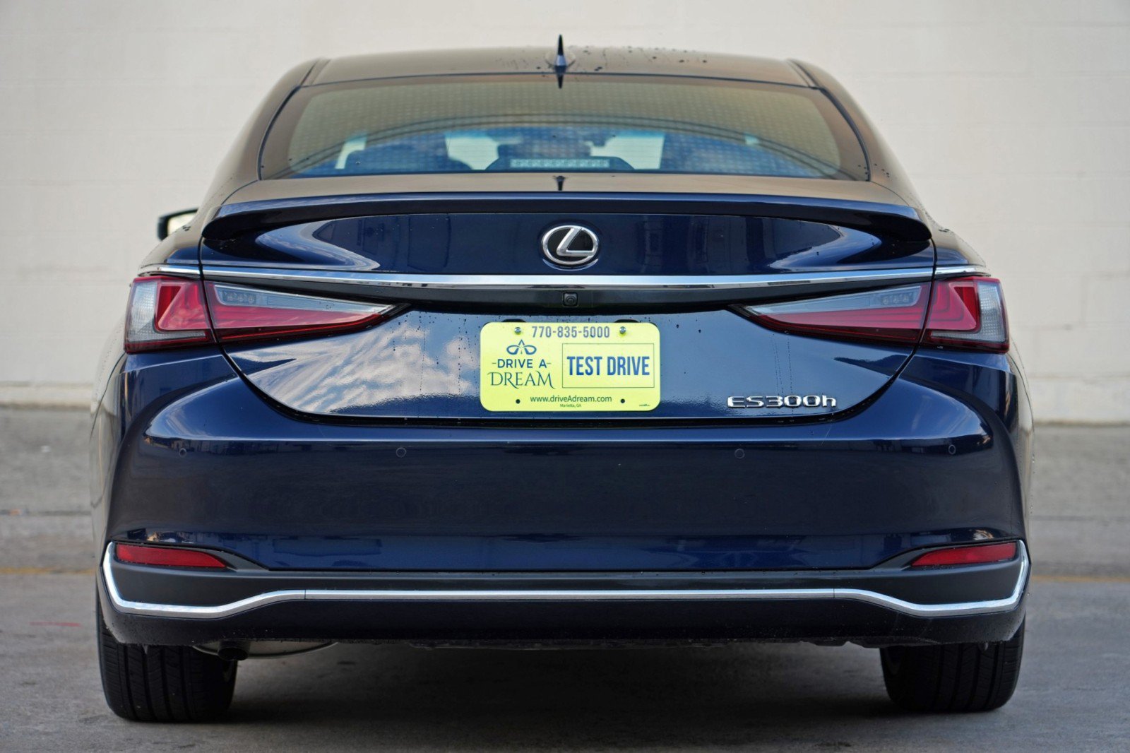 Used 2024 Lexus ES 300h Ultra Luxury w/ Accessory Package (Z2) FWD image 11