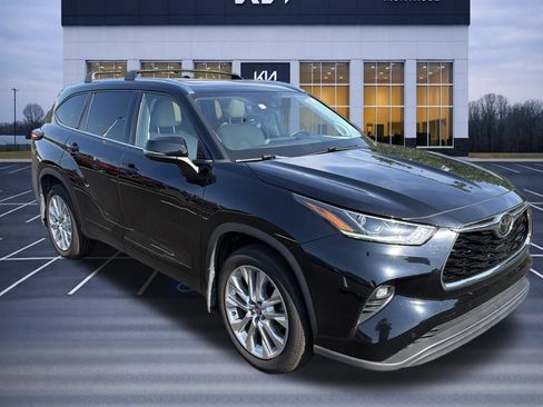 Used 2020 Toyota Highlander Limited AWD/4WD image 2