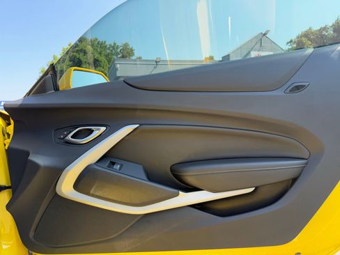 Used 2017 Chevrolet Camaro SS image 30