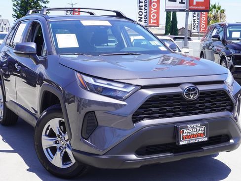 Used 2023 Toyota RAV4 XLE w/ Convenience Package FWD image 2