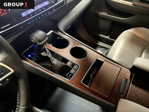 Used 2021 Toyota Sienna XLE image 17