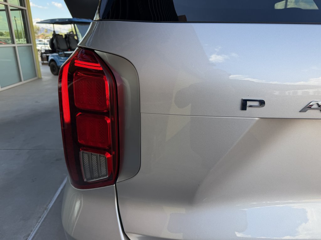 Used 2025 Hyundai Palisade SEL FWD image 14