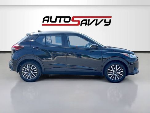 Used 2023 Nissan Kicks SV w/ Interior Electronics Package FWD image 8