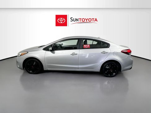 Used 2017 Kia Forte LX FWD image 7