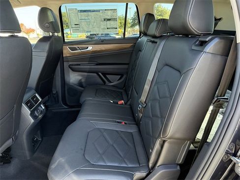 New 2026 Volkswagen Atlas SE image 18