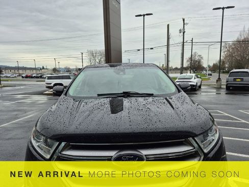 Used 2018 Ford Edge Titanium w/ Equipment Group 302A image 2