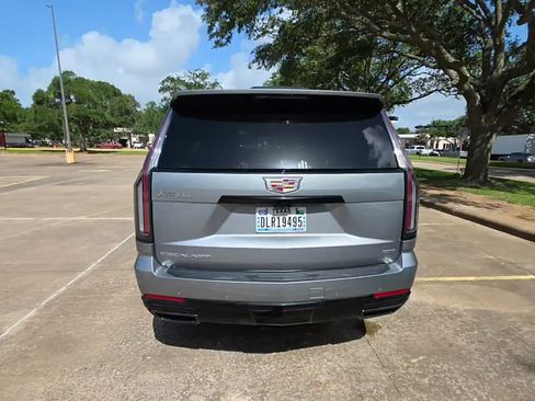 Used 2026 Cadillac Escalade Sport w/ Touring Package AWD/4WD image 4