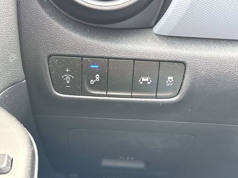 Used 2020 Hyundai Kona Limited AWD/4WD image 31