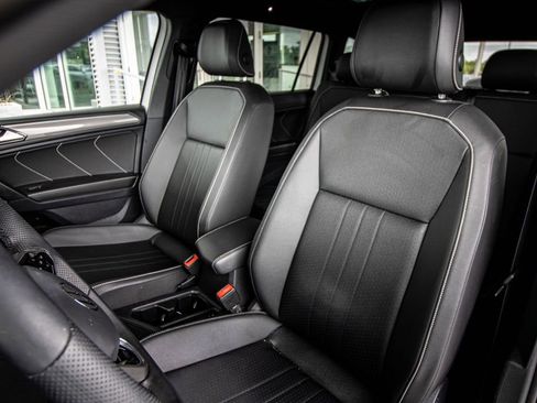 Used 2022 Volkswagen Tiguan SE R-Line FWD image 24