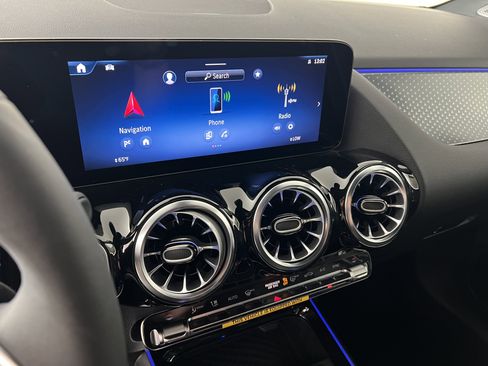 New 2025 Mercedes-Benz GLA 250 4MATIC image 29