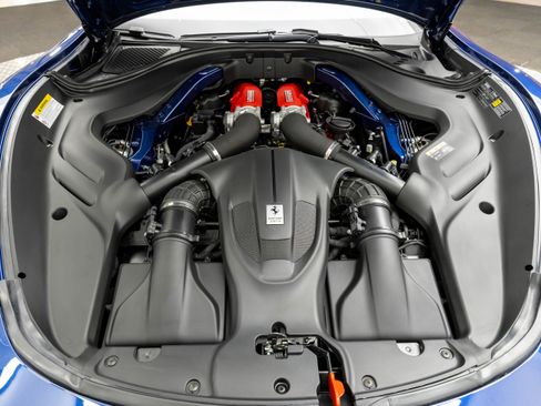 Used 2025 Ferrari Roma Spider image 39