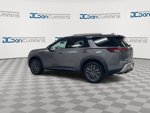 Used 2024 Nissan Pathfinder SL w/ SL Premium Package AWD/4WD image 6