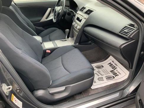 Used 2010 Toyota Camry image 20