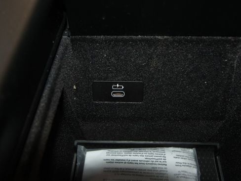 Used 2023 BMW X7 xDrive40i w/ Executive Package image 25