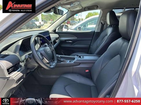 Certified 2024 Toyota Grand Highlander AWD image 21