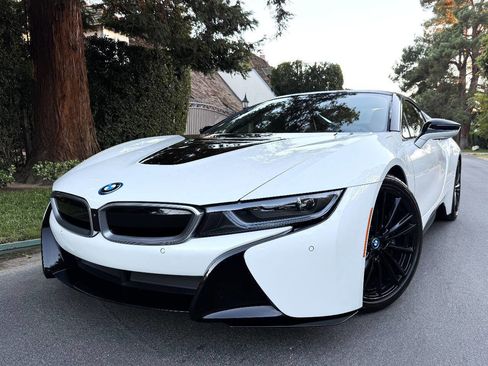 Used 2019 BMW i8 Roadster image 1